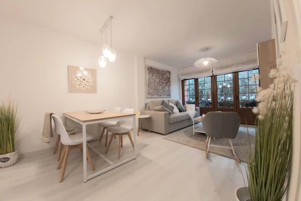 Apartamento Nuevo-Casco Histórico-Parking gratuito. Oviedo Exterior foto