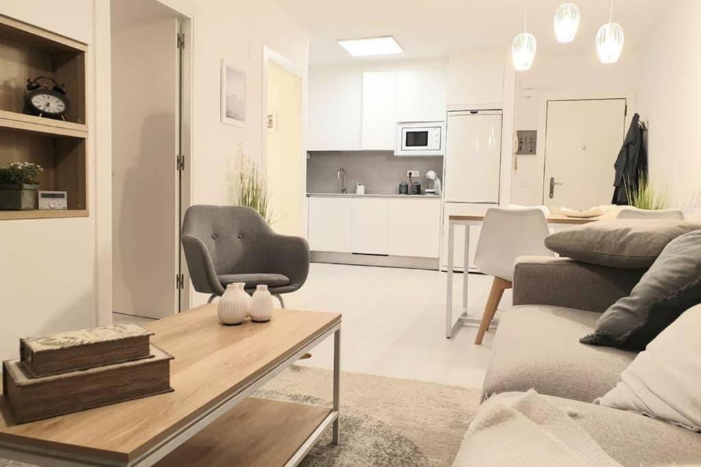 Apartamento Nuevo-Casco Histórico-Parking gratuito. Oviedo Exterior foto